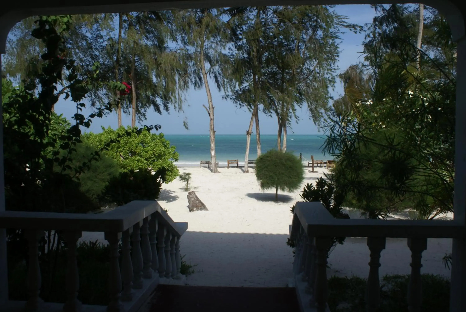 Moonshine Uroa Boutique Hotel