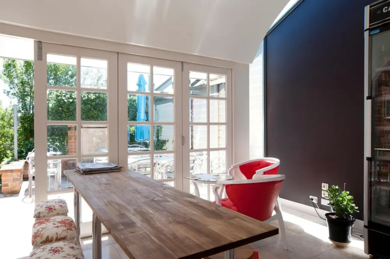 Lowena Cafe and Accommodation