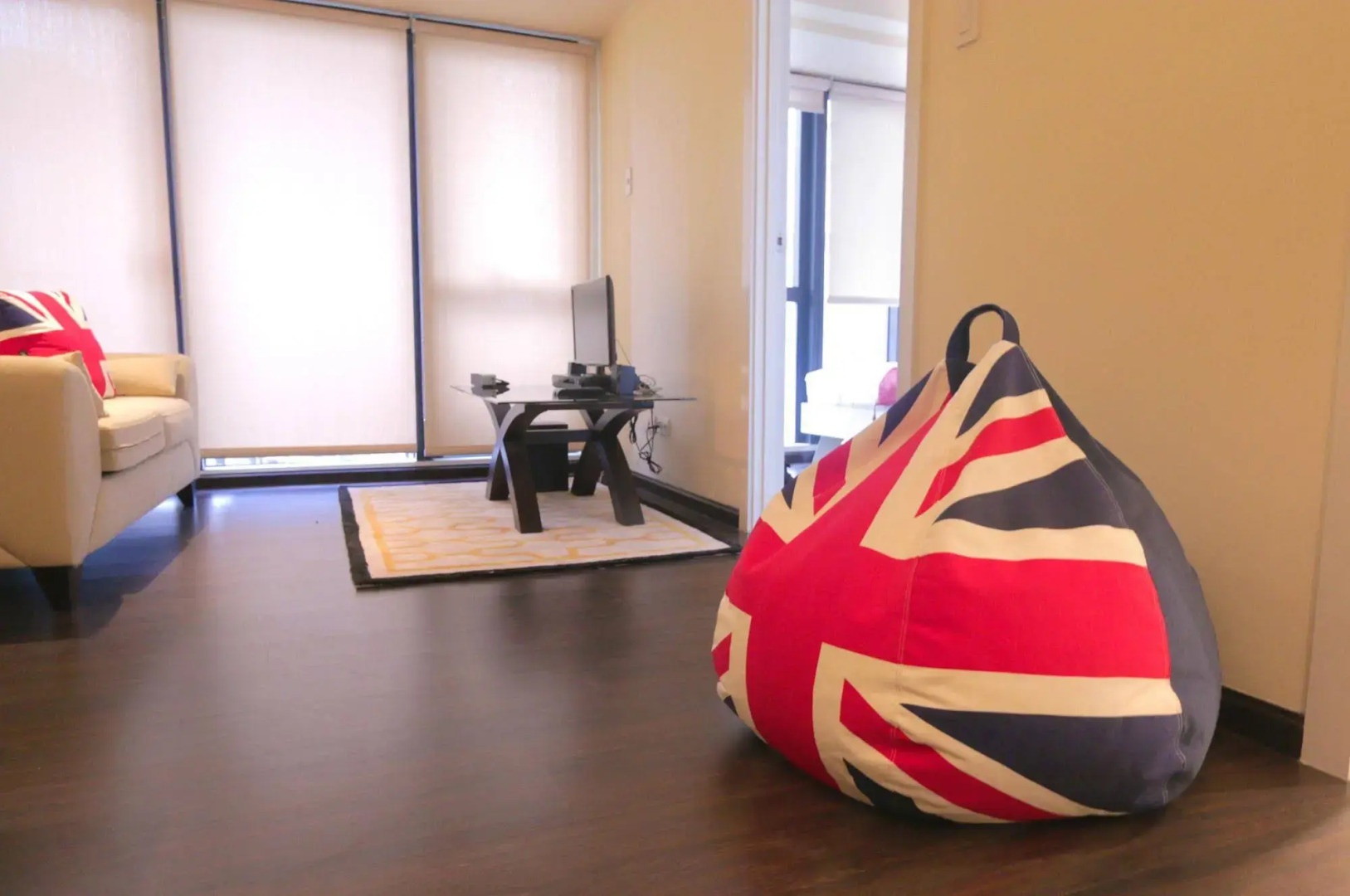 SIGLO SUITES @ The Knightsbridge Residences