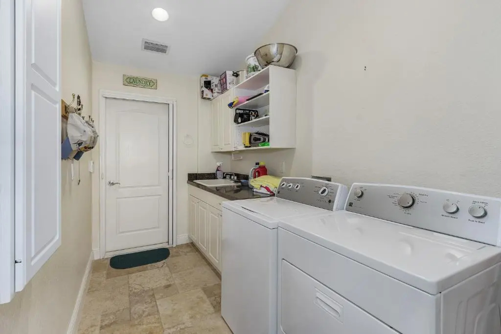 Villa Spain - Family Oasis in the Most Sought Area of Cape Coral