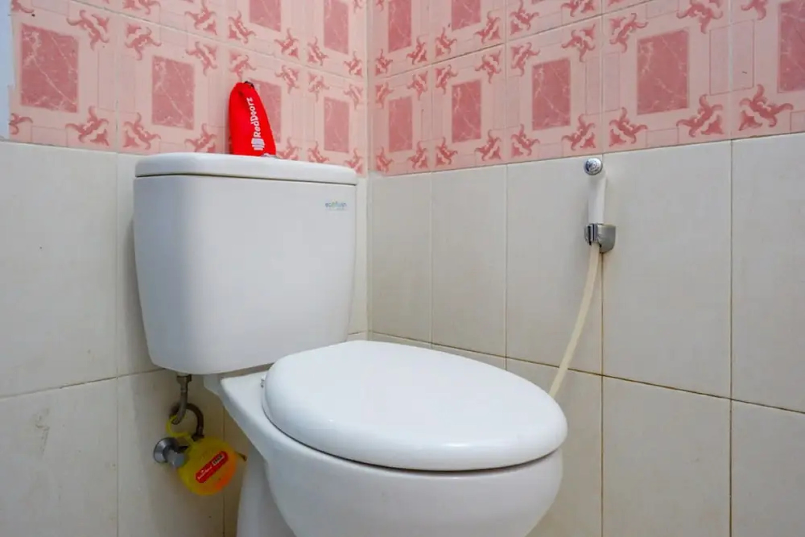 Hotel Indonesia Pekalongan by RedDoorz