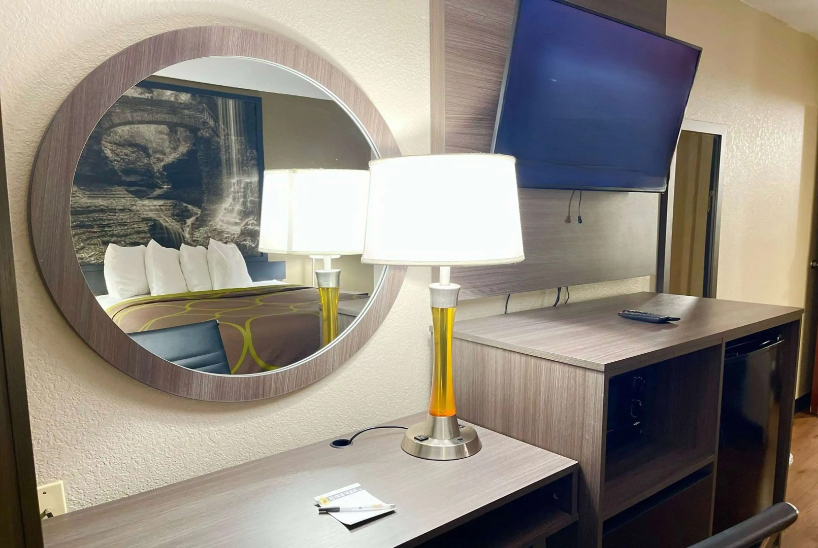 Super 8 by Wyndham Ithaca