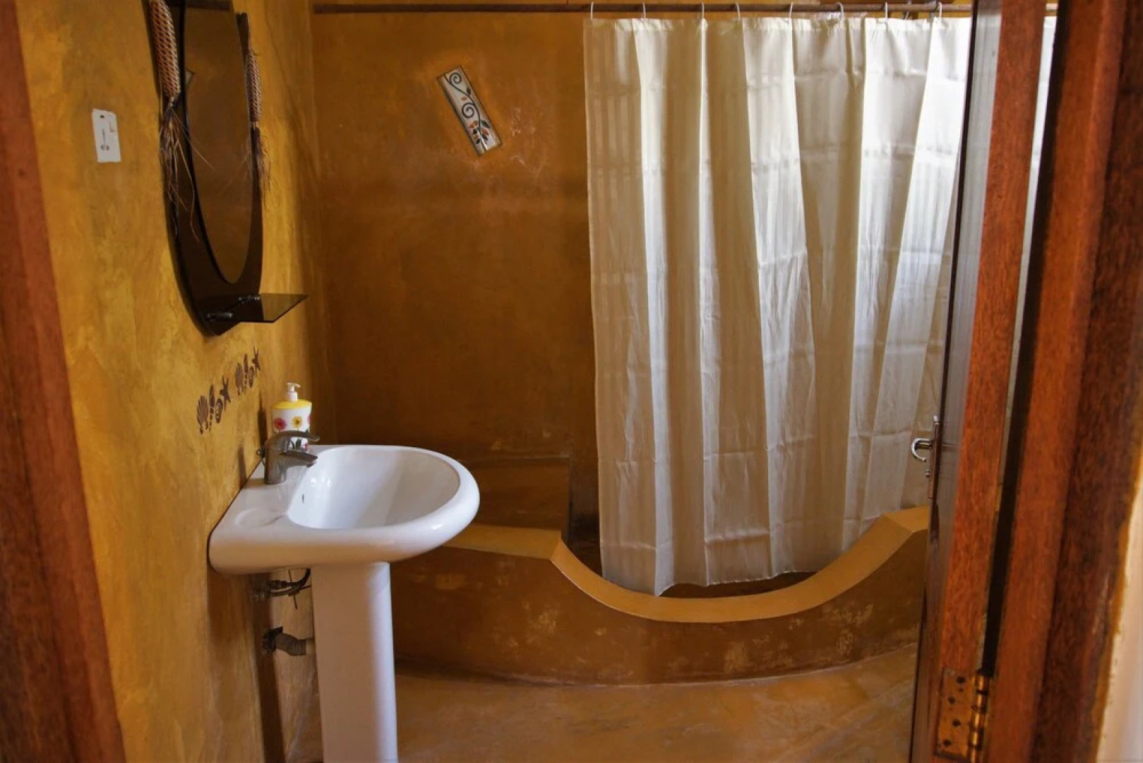 Queen of Sheba Beach Lodge