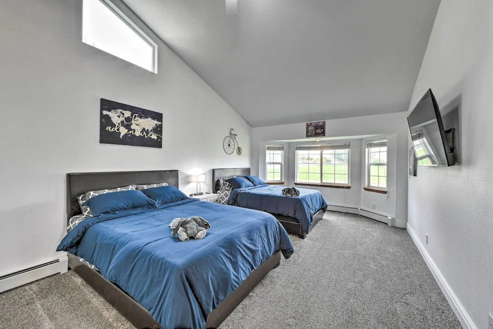 The Vineyard Country Farm Home at Grand Valley