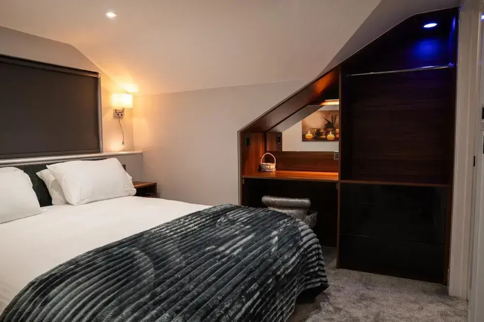 Annex, 2 Bed, Sleeps 4, Parking