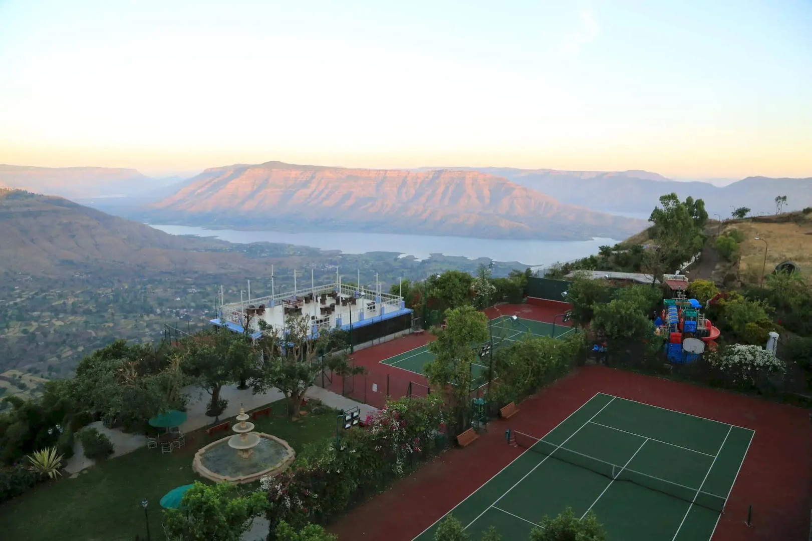 Ravine Hotel
