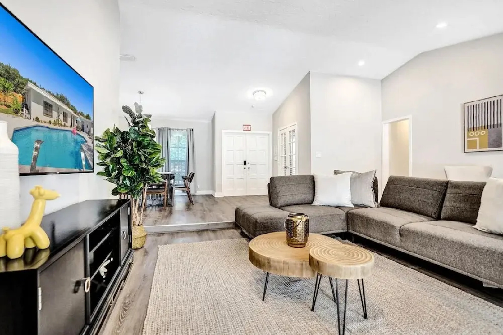 7 Br Home with Pool Gameroom & Soccer