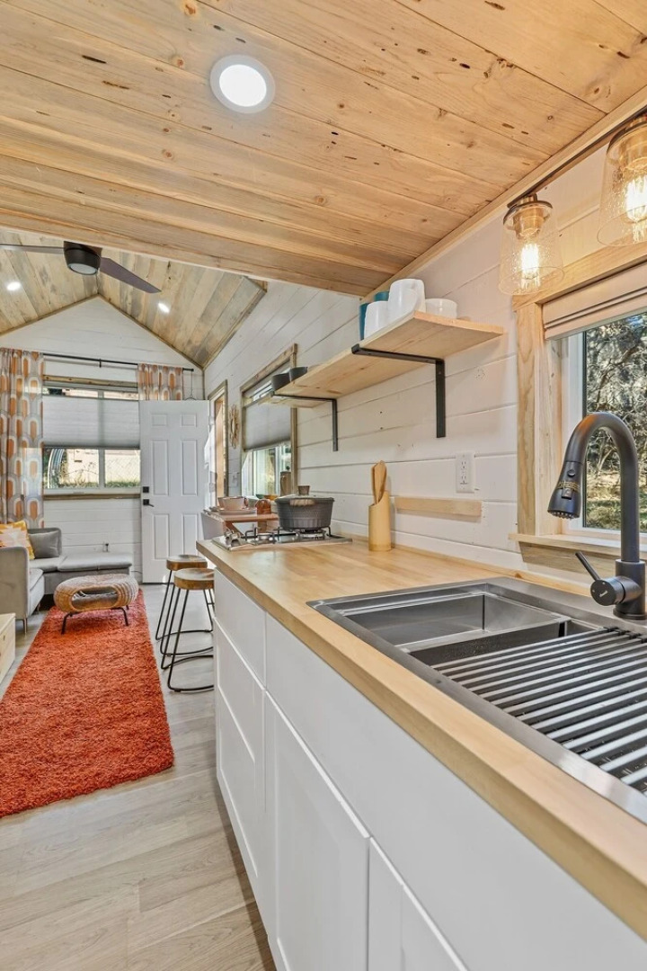 Tiny House! Quiet, Pine Trees, Private, Close to Grand Canyon, Sedona, Oak Creek Just off I17 by Redawning