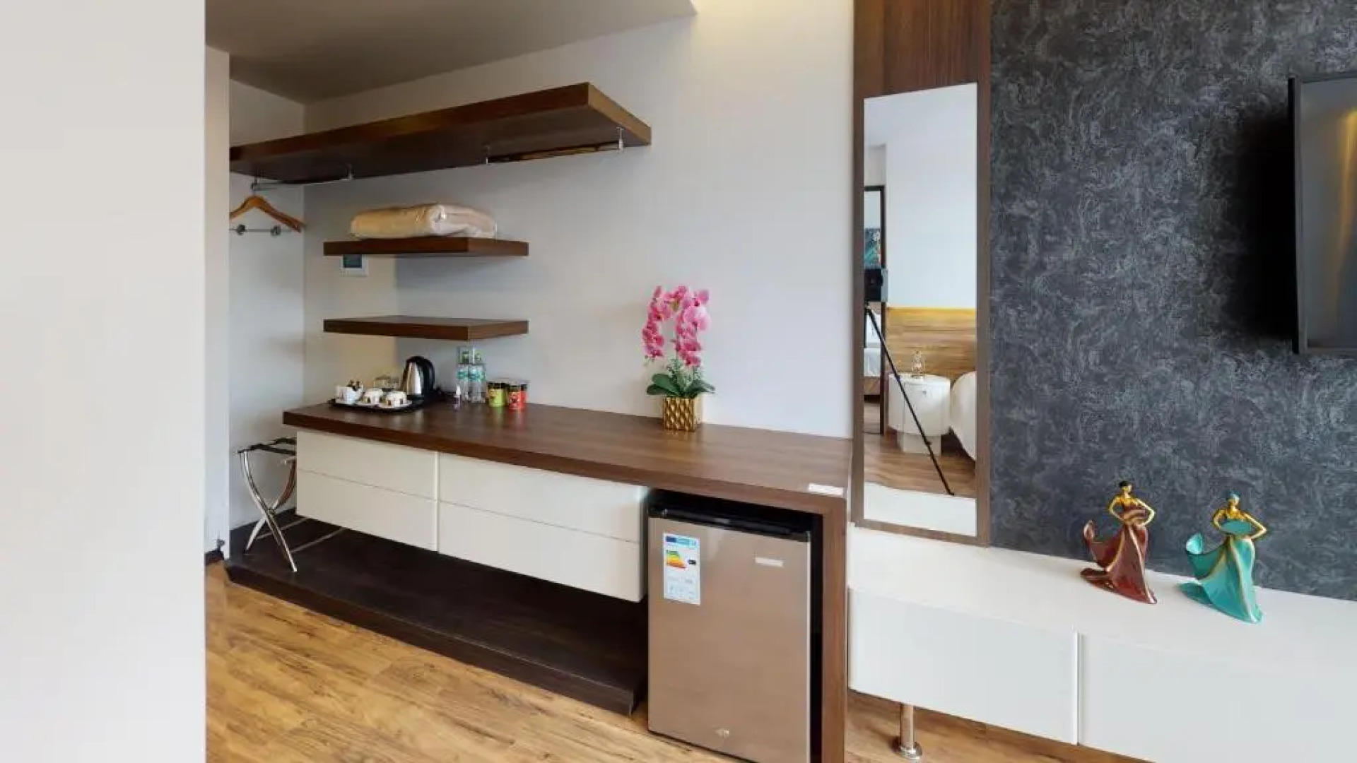 Hotel La Peonía S.R.L.