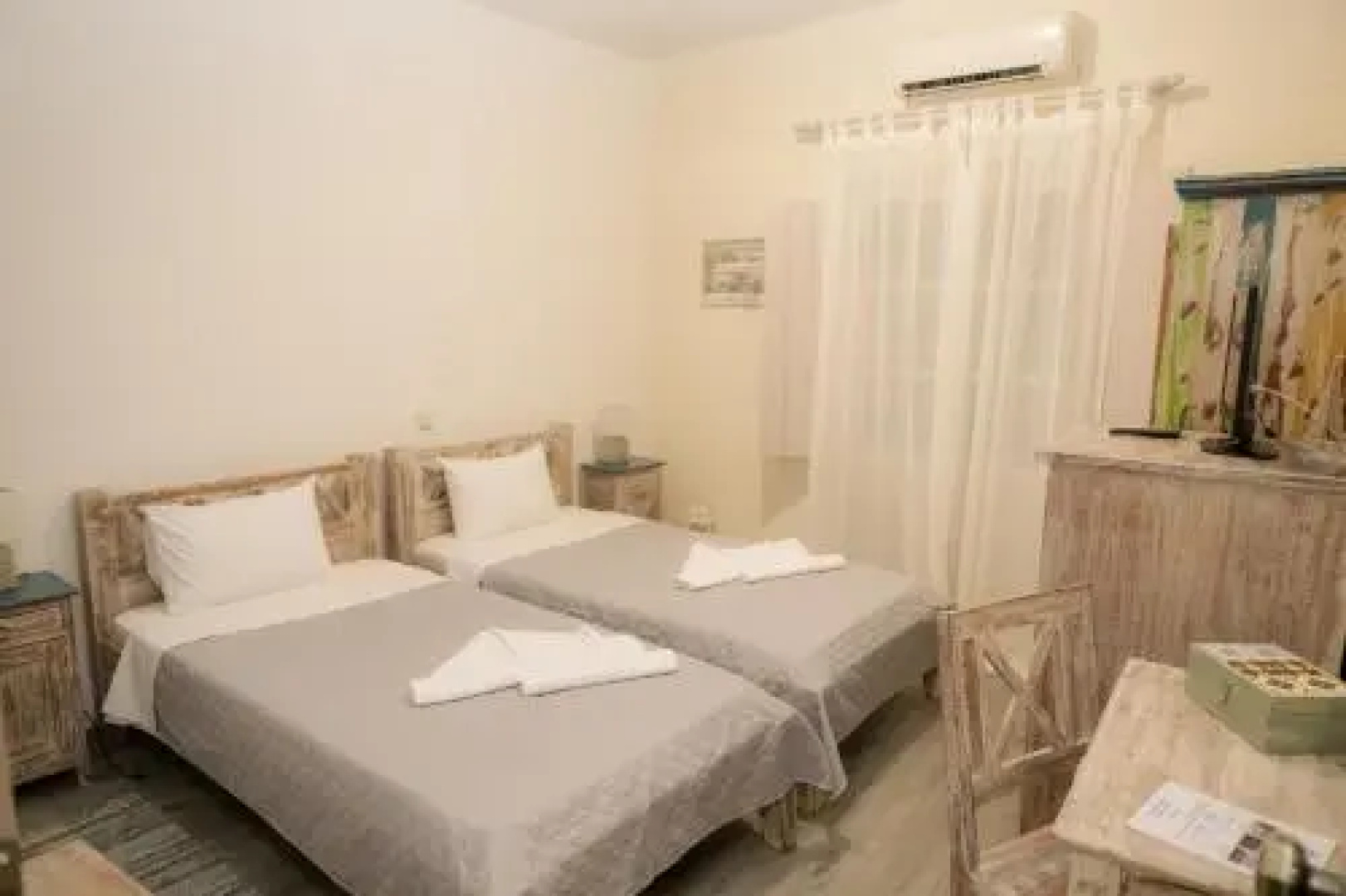 Rooms Akrotiri