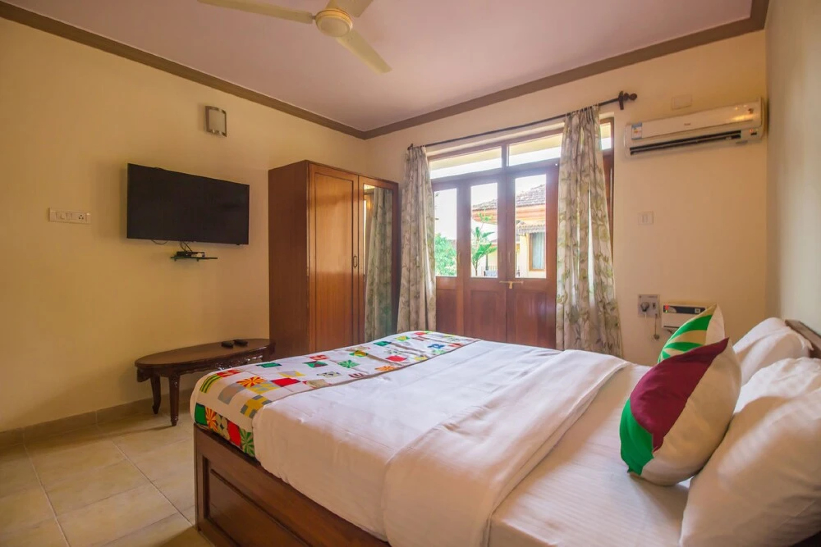Oyo 18705 Home Elegant 2 Bhk Parra