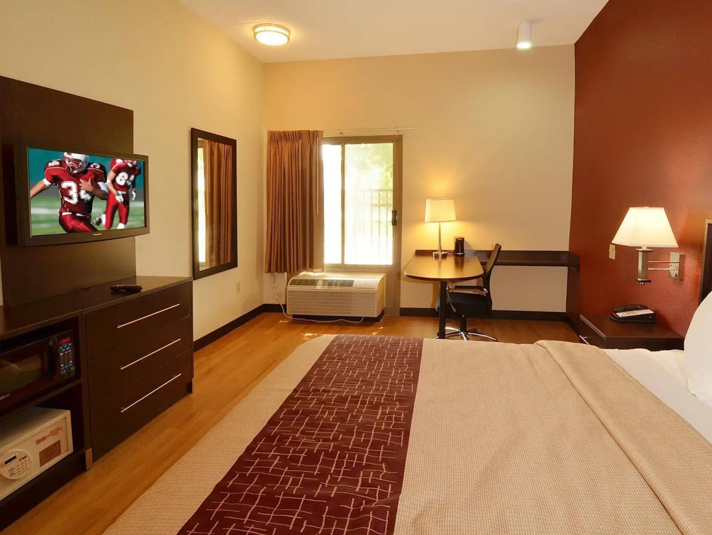 Red Roof Inn PLUS+ San Antonio Downtown - Riverwalk