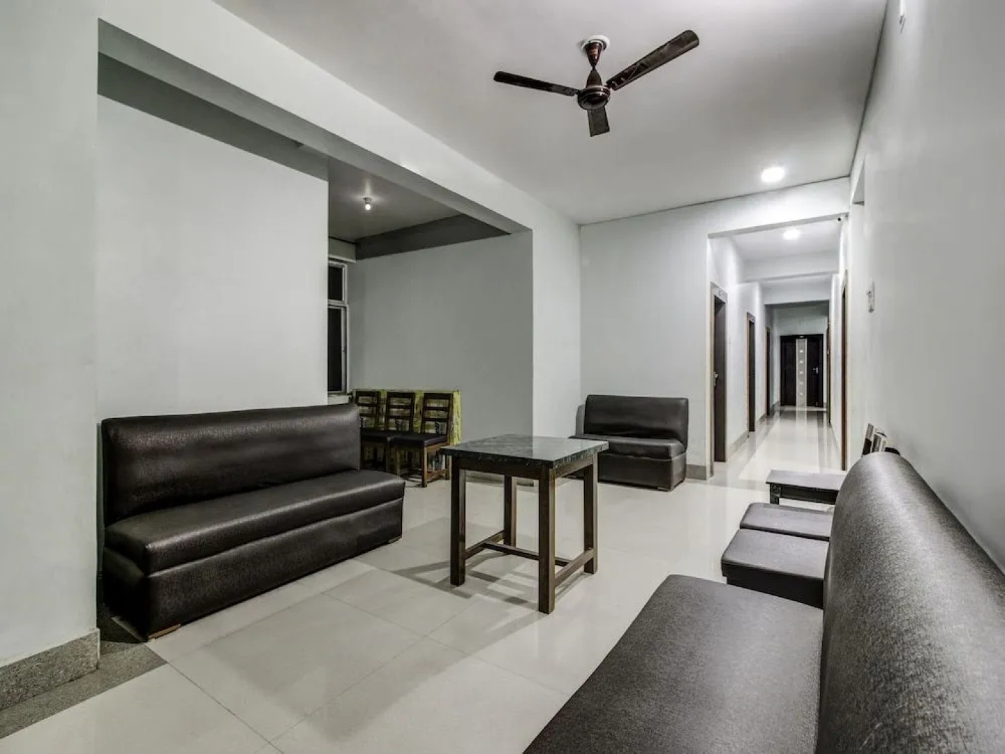 OYO 27698 Hotel Navneet Residency