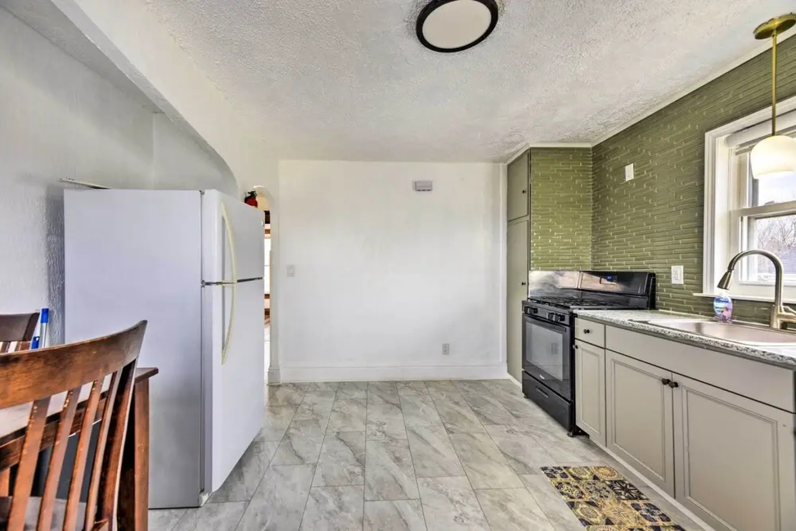 Vacation Rental ~ 2 Mi to Highmark Stadium!