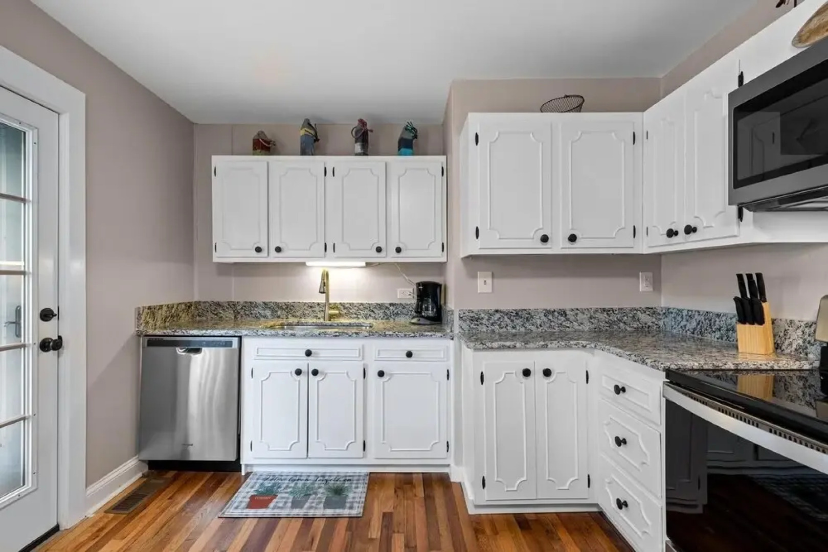 The Anchor Cottage 3 Bedroom Home by RedAwning