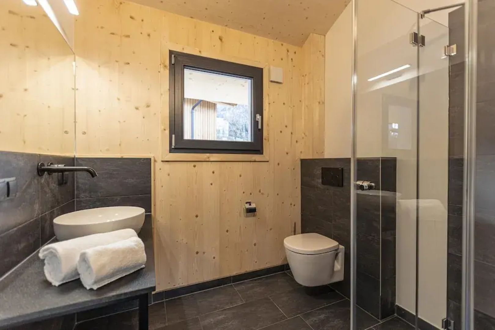 Chalet mit 4 Schlafzimmern, Sauna und Kamin