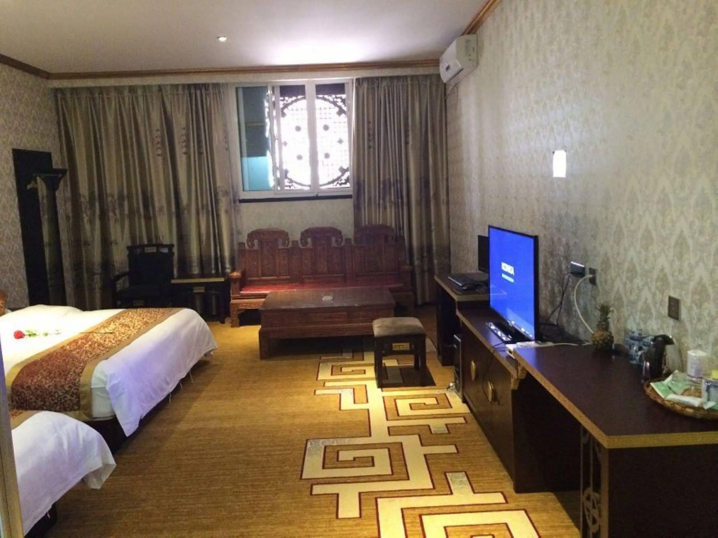 Sanlong Hotel in Kaiyuan City