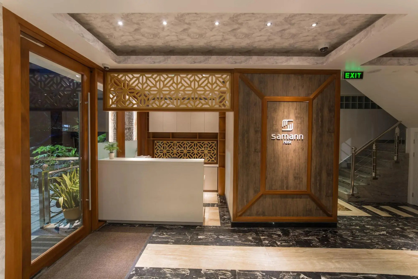 Отель Samann Host