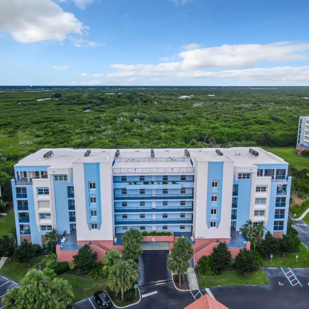 Oceanwalk Jr Penthouse Across From Pool Tennis Shuffleboard Walk to Beach Ow7 207