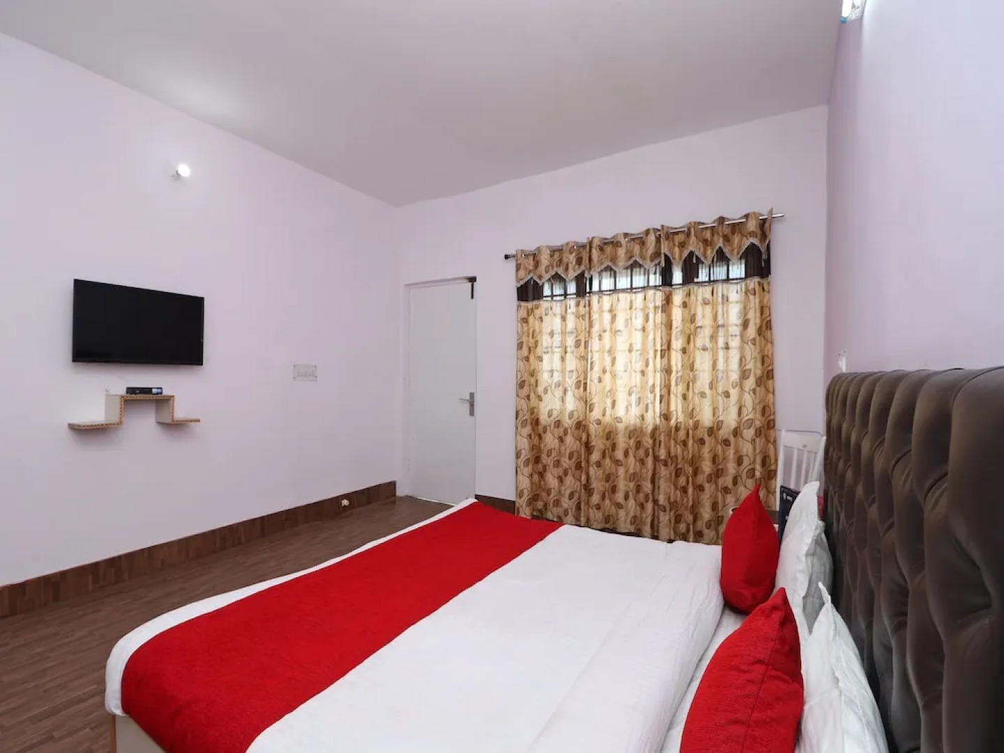 OYO Flagship 15022 Snow Point Inn