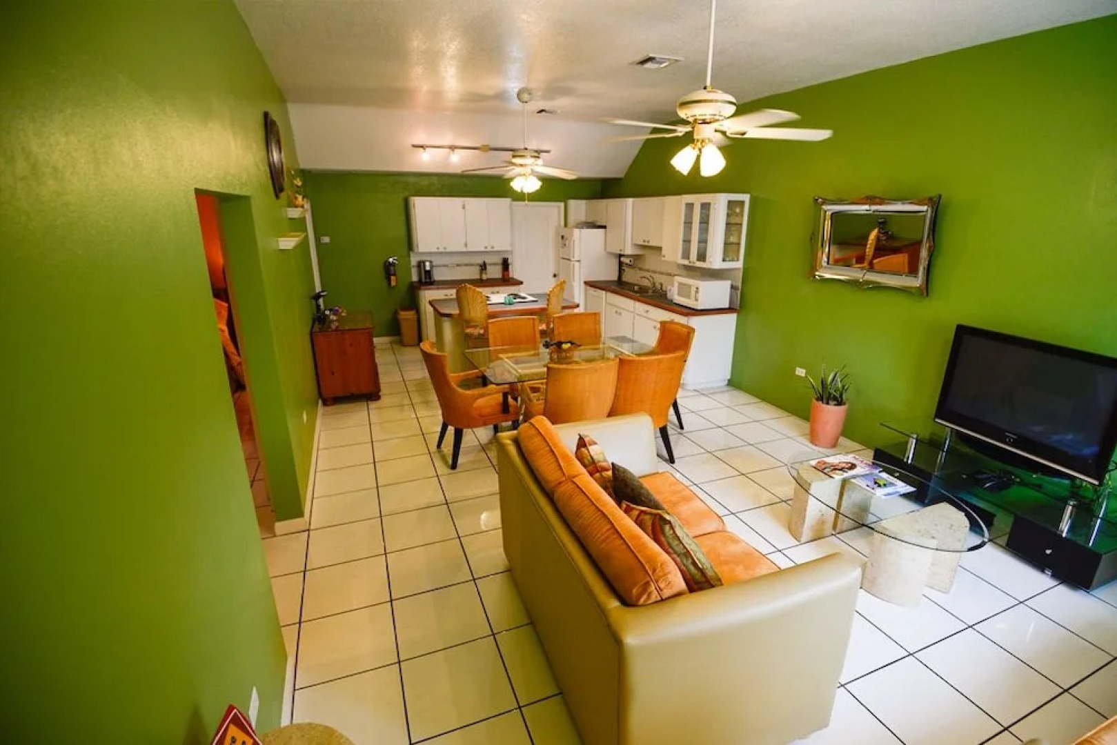 Buttonwood Apartment