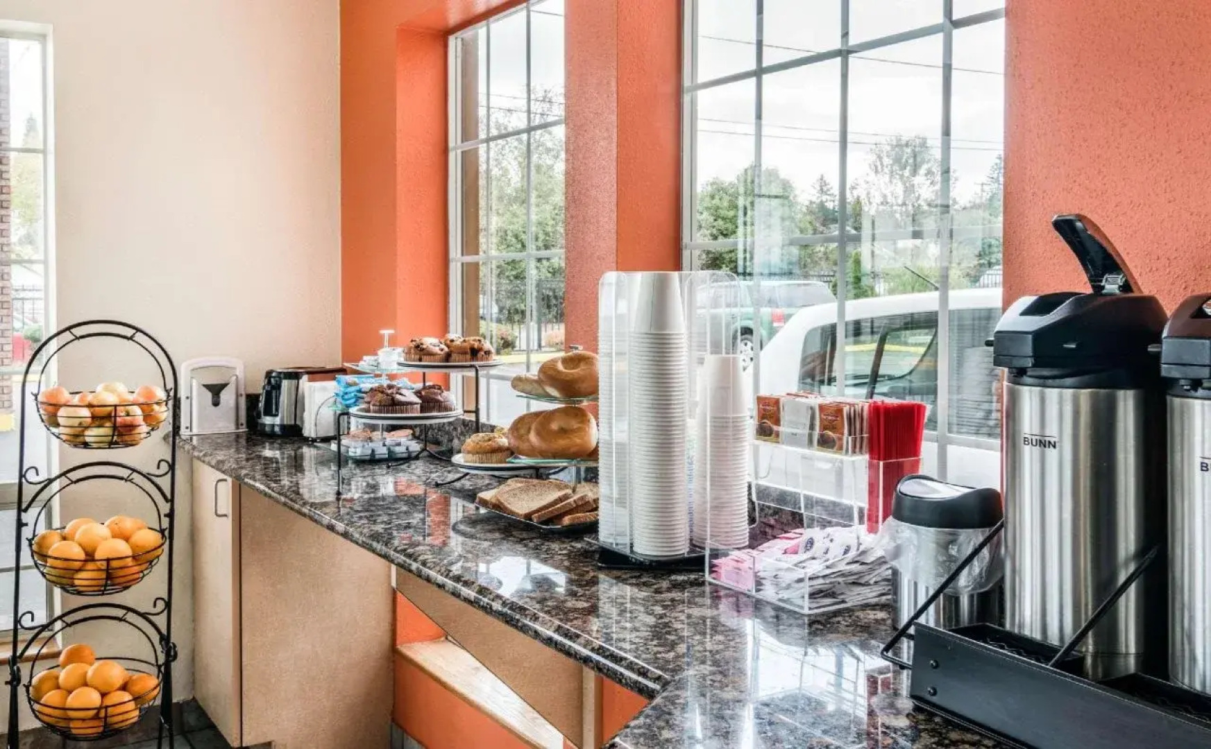 Econo Lodge Portland Airport