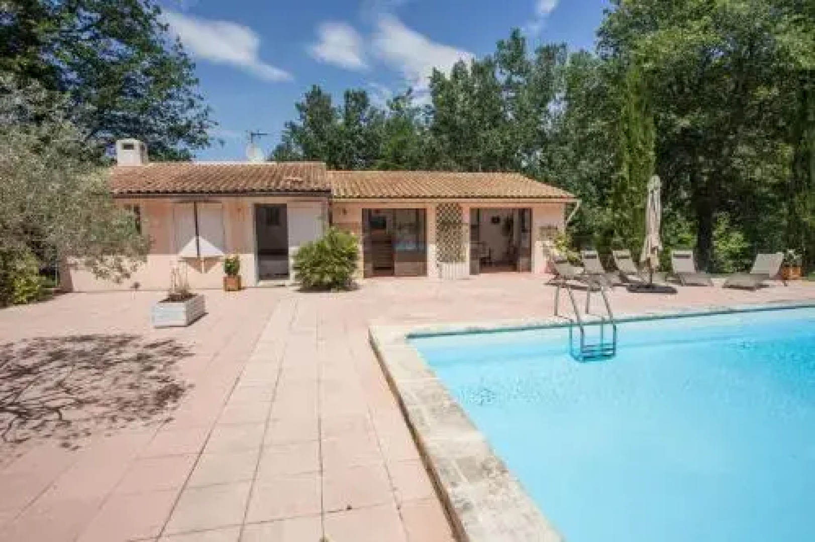 Domaine en Provence Gîte la Ferrandiere