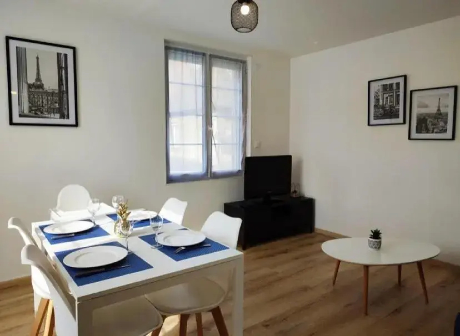 Agréable maison de ville avec parking gratuit