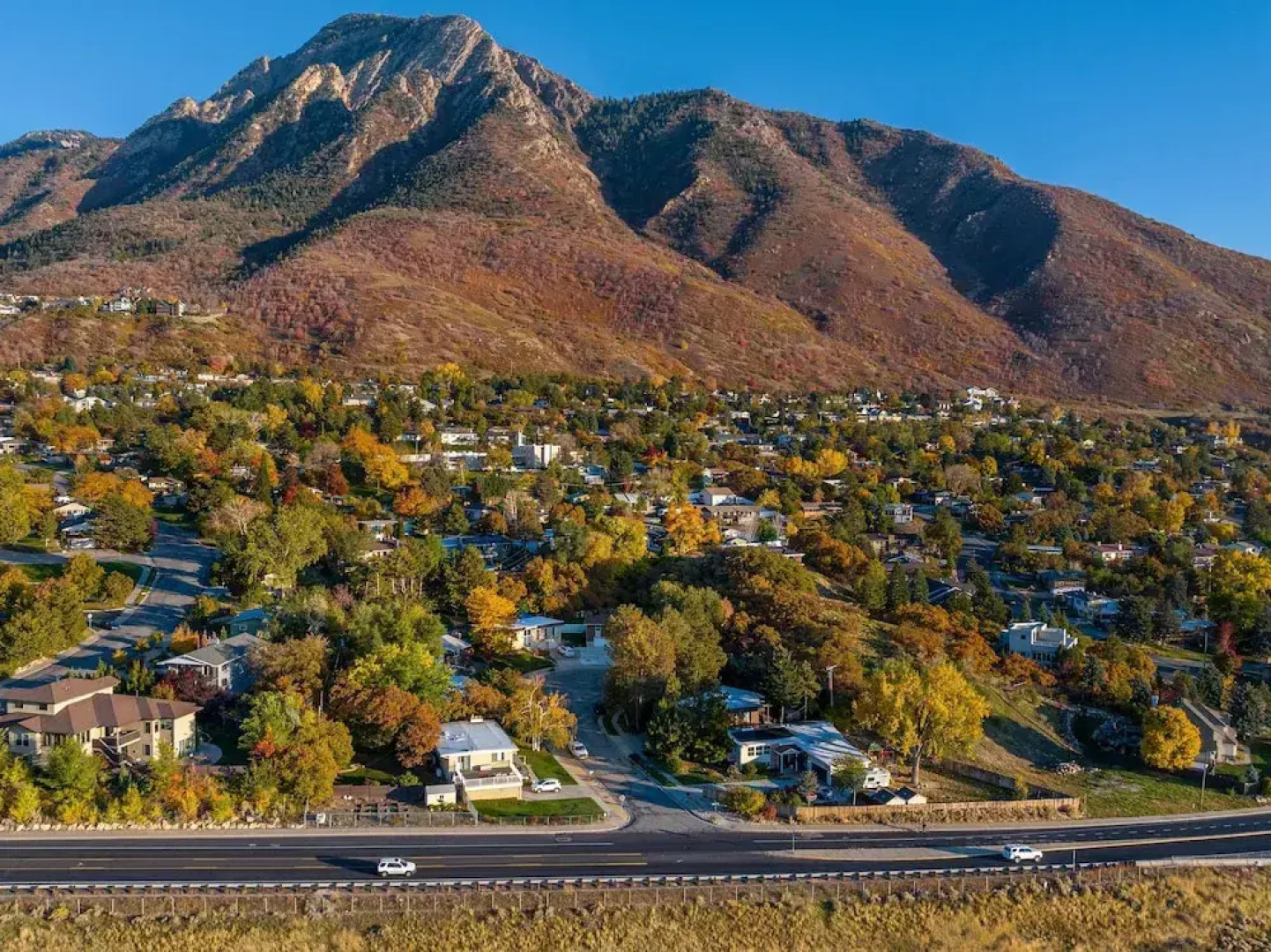 Ski Lover's Paradise: 7br Villa Near Top Resorts 7 Bedroom Home by RedAwning