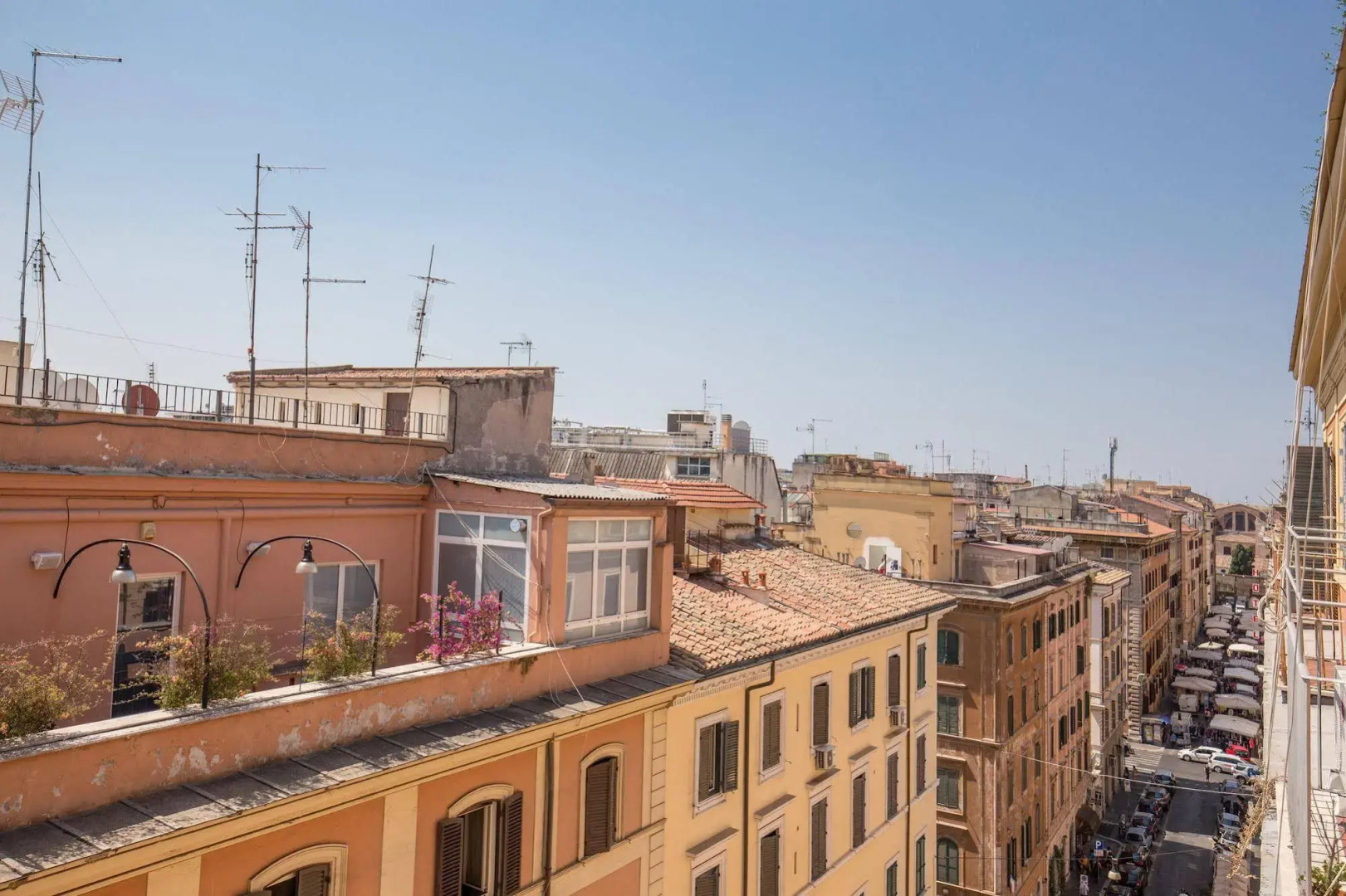 Bon Ton Design Rooms by DOT Suites