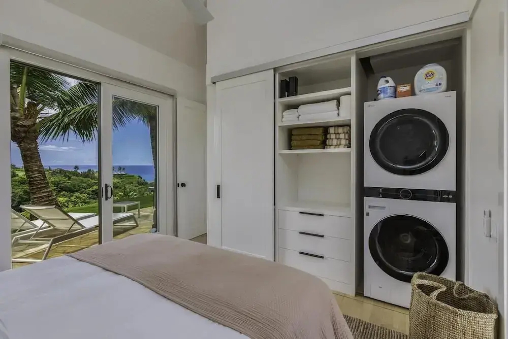 Hale Lani 1 Bedroom Home by RedAwning