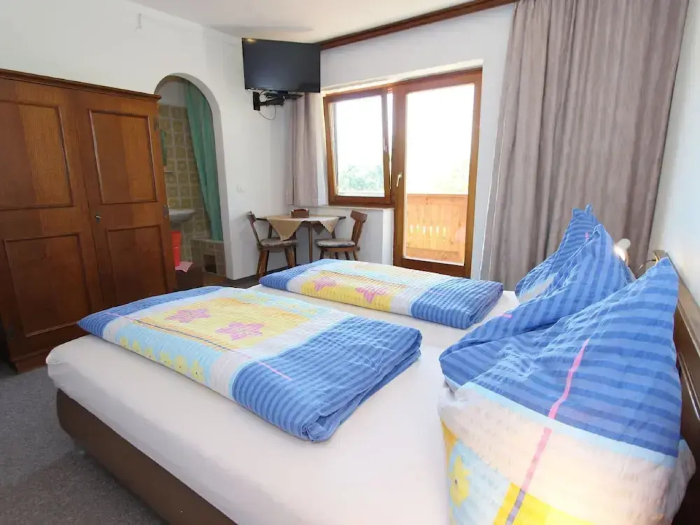 Spacious Apartment near Ski Trail in Maishofen