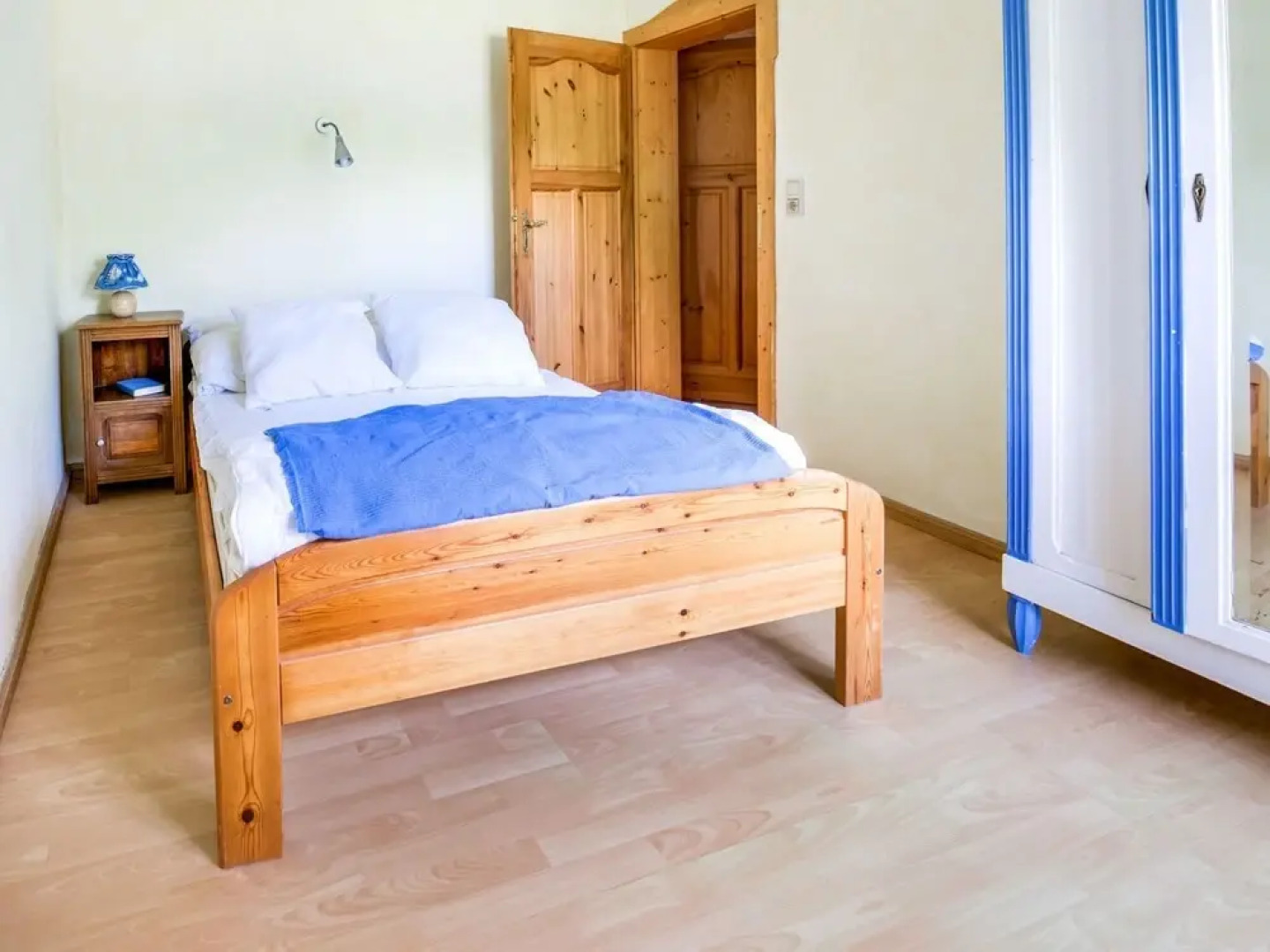 Charming Sea View Apartment in Lozen