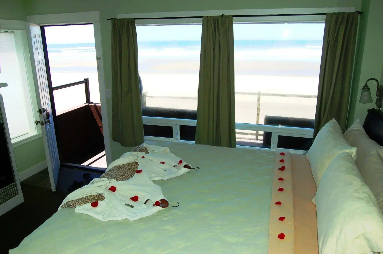 Beachfront Manor Hotel