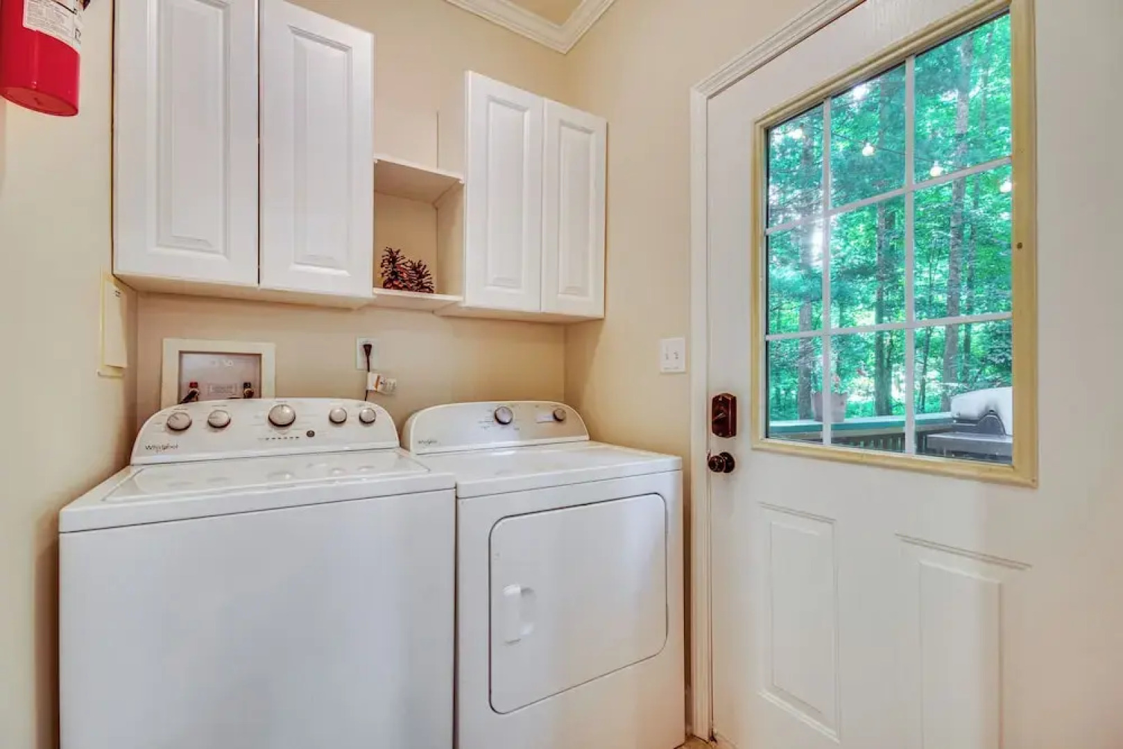 Sandy Beach, Fun Games & Barn: Lake Lure Gem!