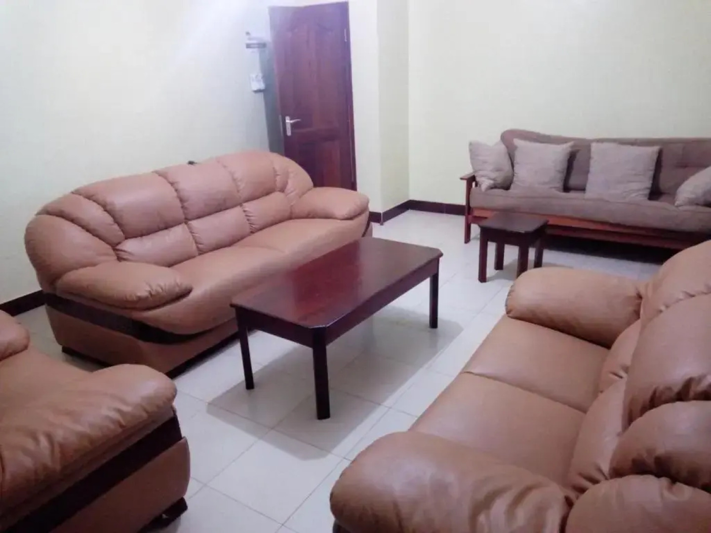 Sunset Apartments S6