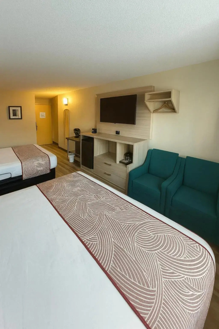 The Floral Park Motor Lodge