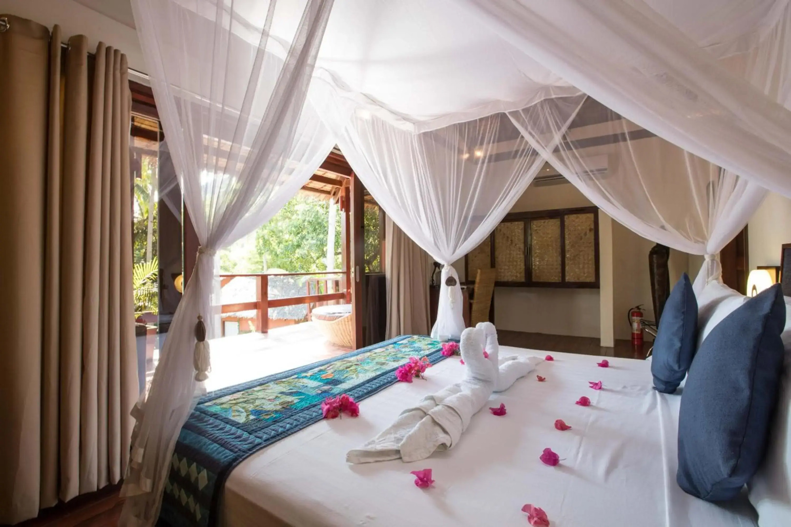 Last Frontier Beach Resort - Adults Only