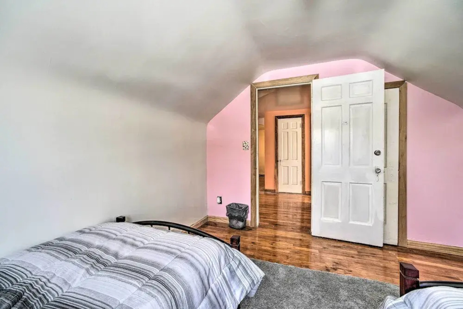 Charming Detroit Escape - 14 Mi to Downtown!