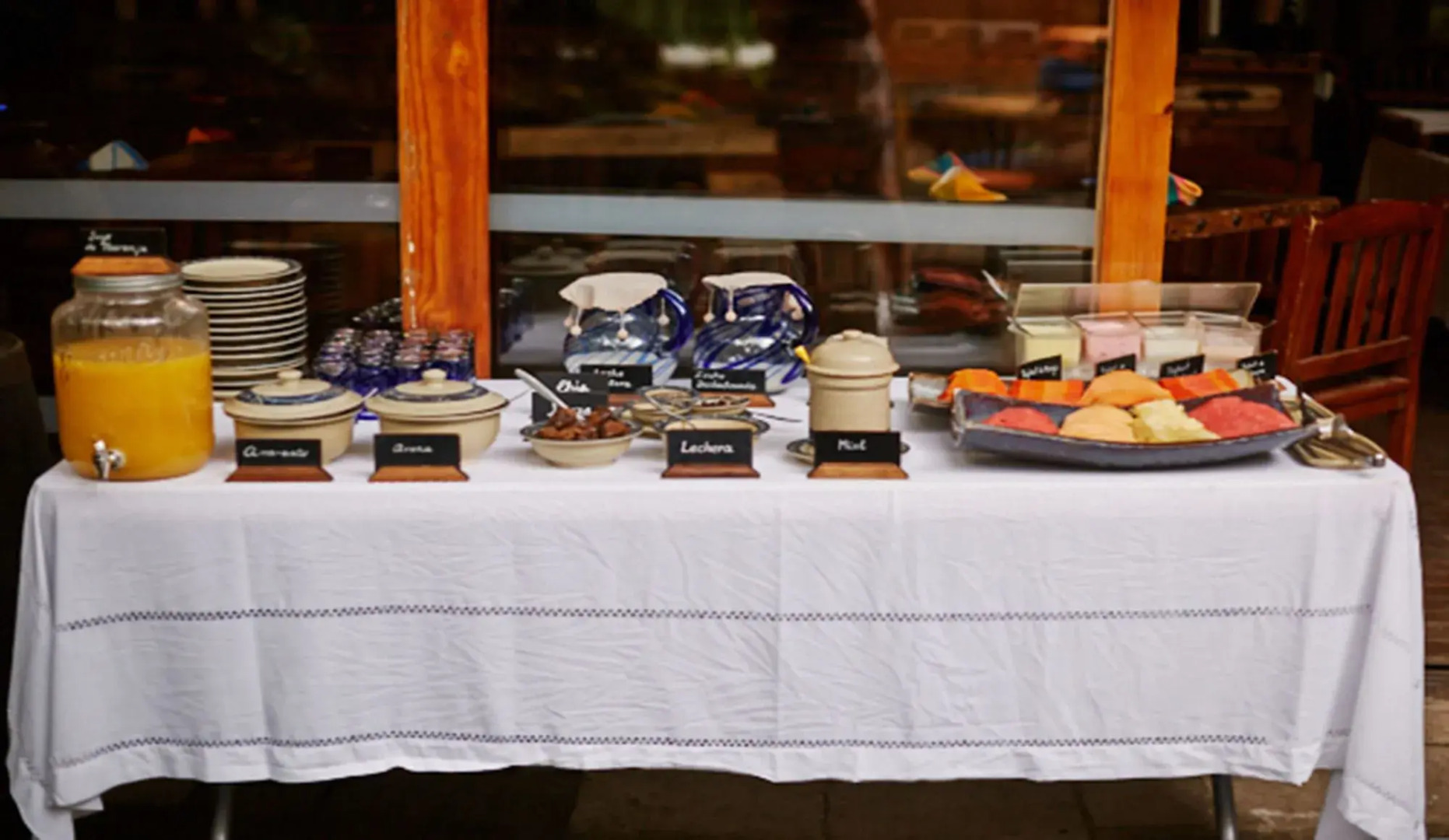 Mesón De Leyendas Breakfast & Downtown