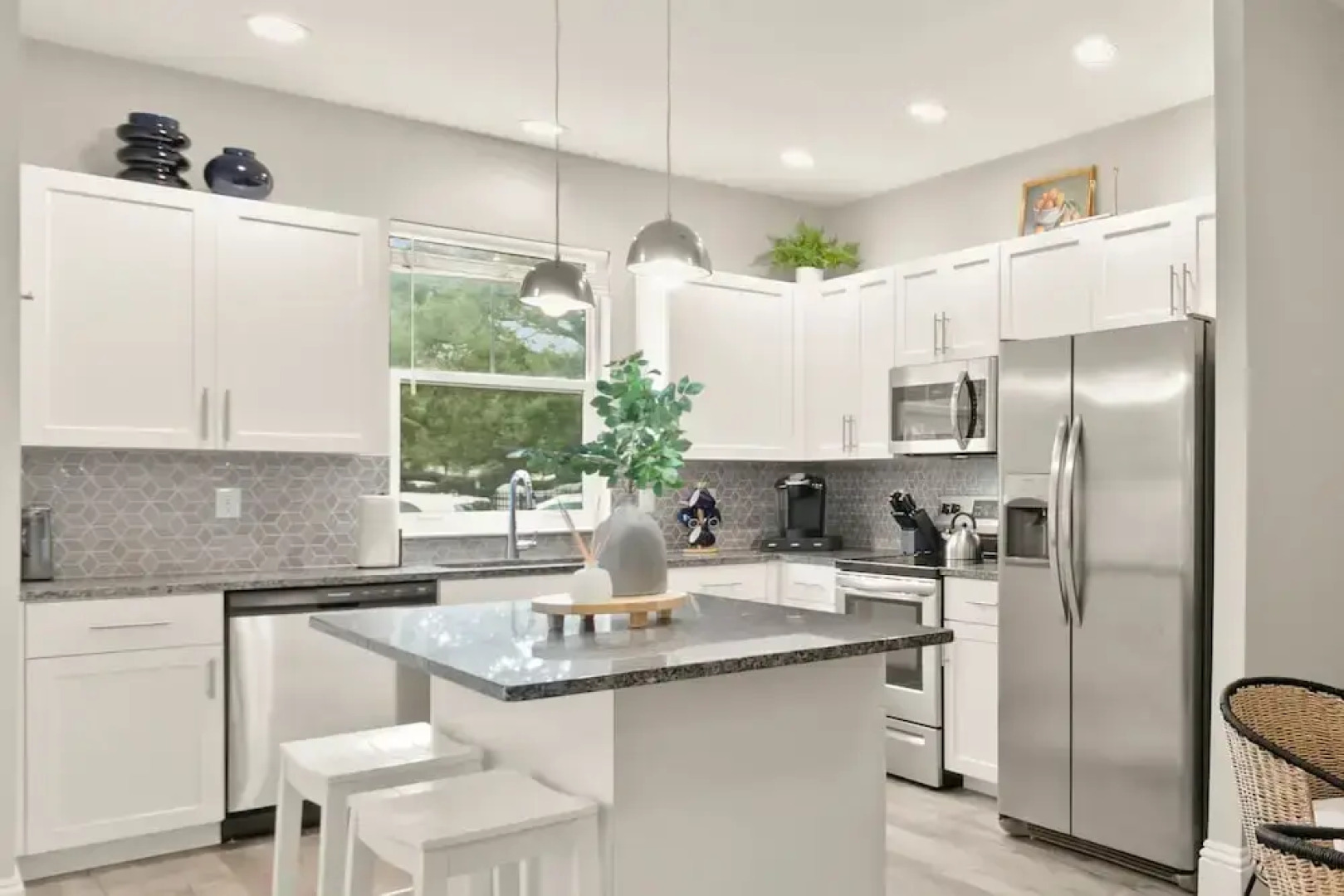 NEW Canopy Cabana Luxury Downtown Apt