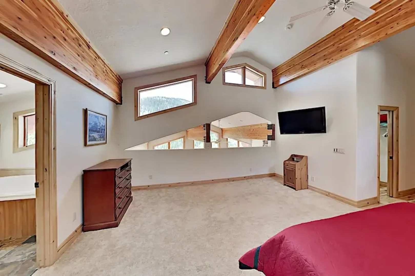 Epic Mountain Lodge Hideaway W/ Fireplaces & Deck 4 Bedroom Home