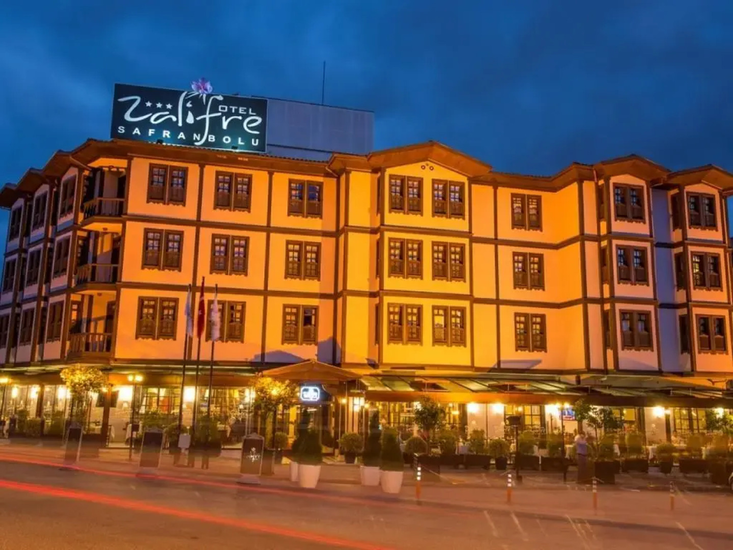 Zalifre Hotel