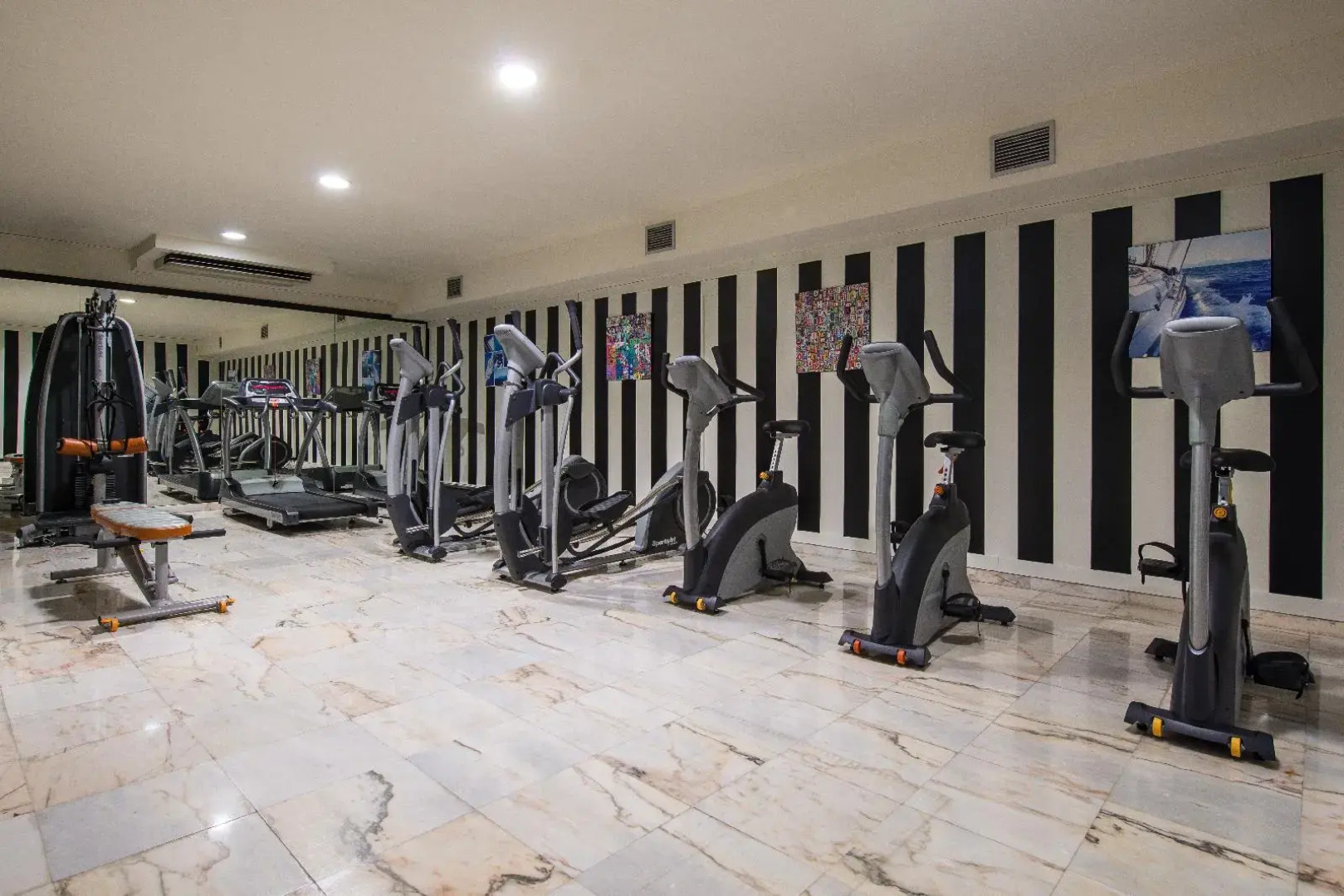 Salles Hotel Marina Portals