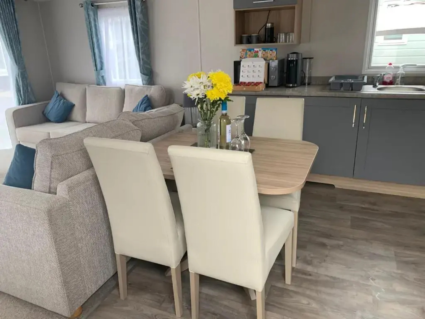 J2 Static Caravan at Fairway Holiday Park