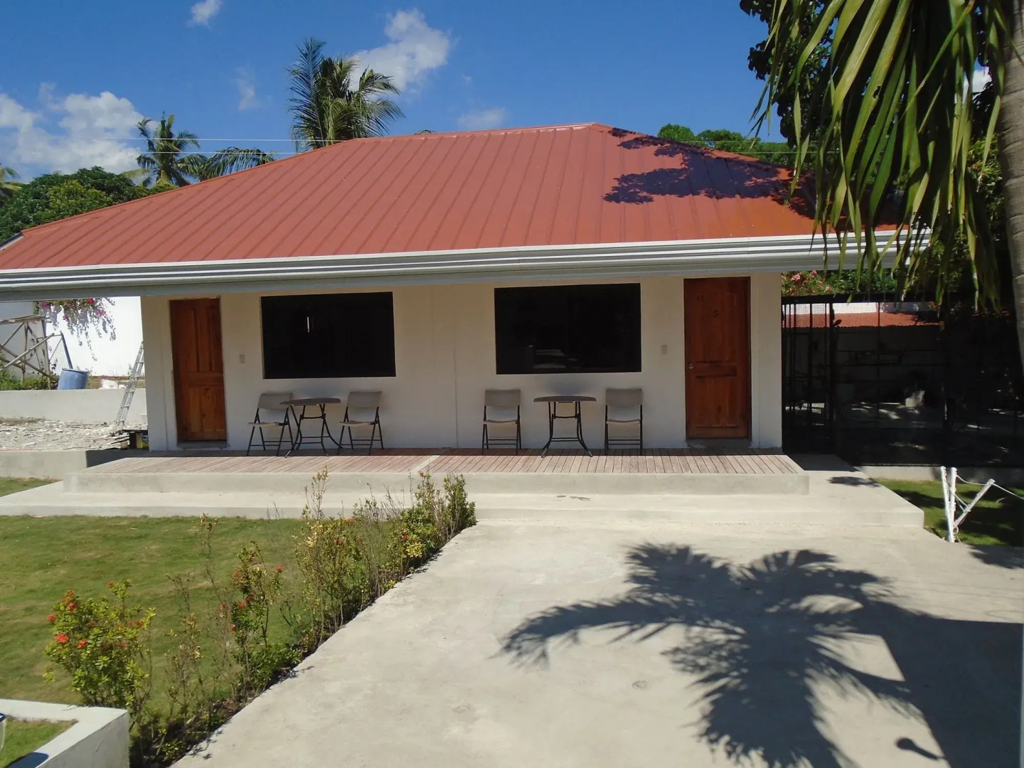 Parrot Resort Moalboal