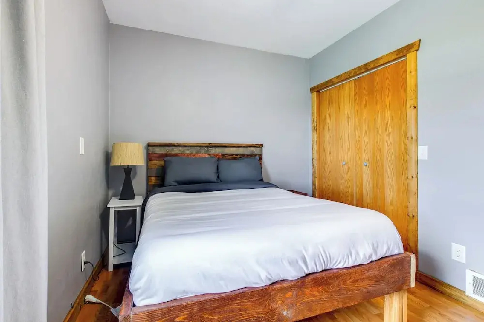 Algoma Retreat: Near Beach, Game Room, Yard