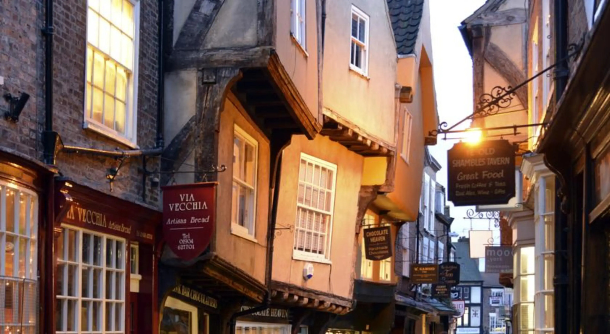 The Queens Hotel & Victoria Cloisters