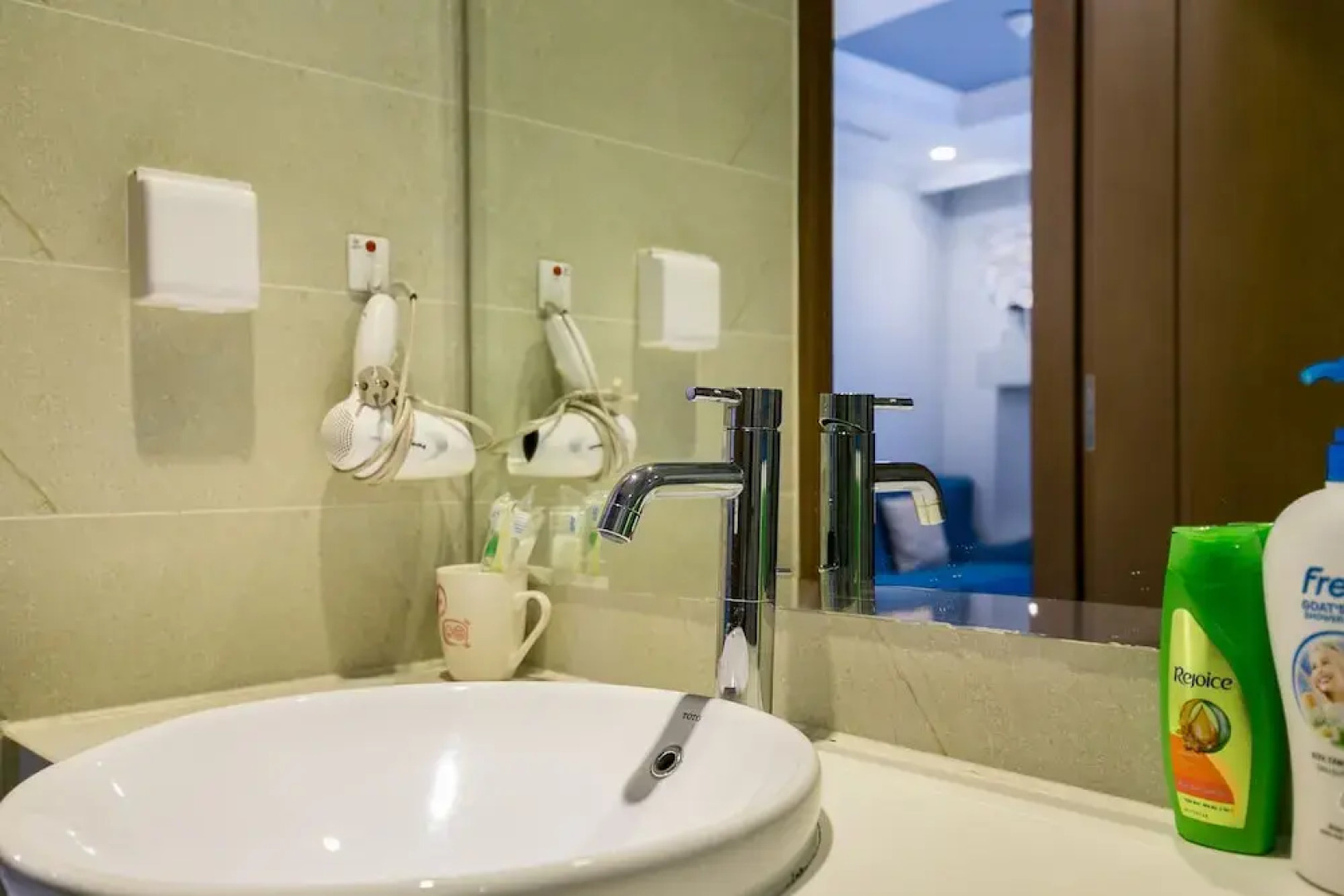 Justay Tresor Bach Dang River