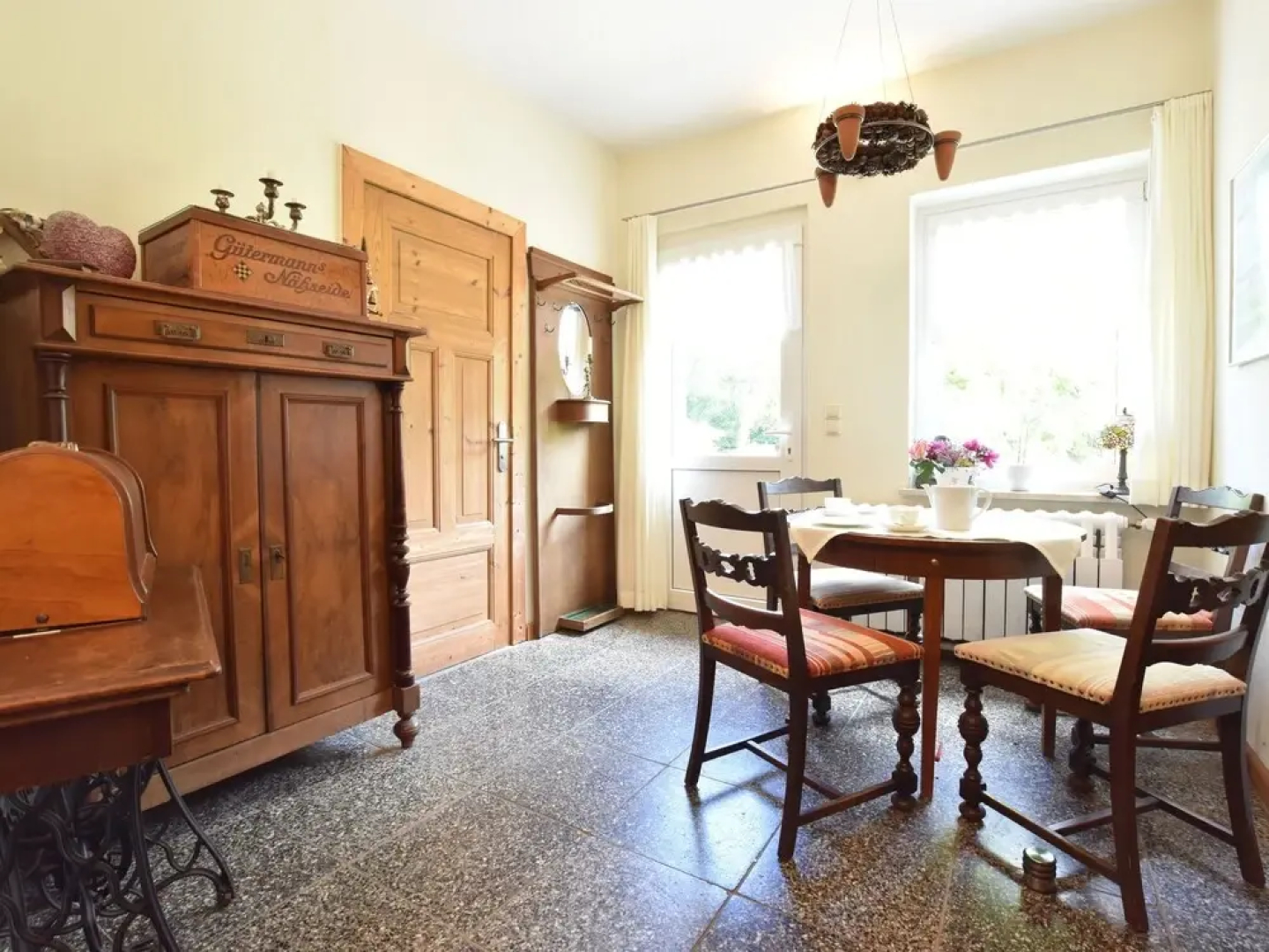 Vintage Apartment in Kröpelin near Forest